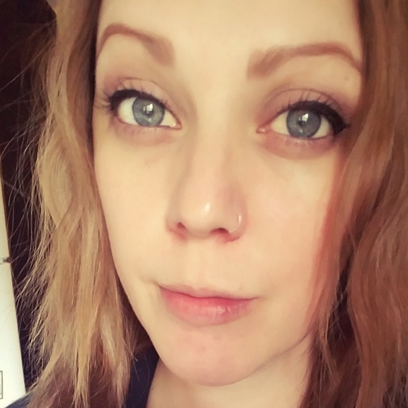 Meet your Posher, Danielle - Picture 1 of 1